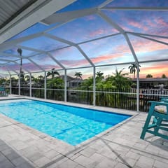 Canal Breeze - Gulf Access & Pet Friendly