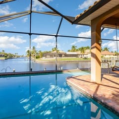 Rose Lake Escape - Gulf Access & Pet Friendly