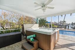 Villa Jaclyn - Gulf Access, Hot Tub & Pet Friendly