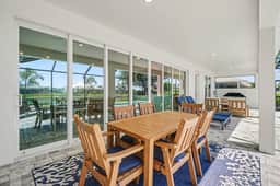 Coral Oasis – Pet-Friendly Freshwater Canal