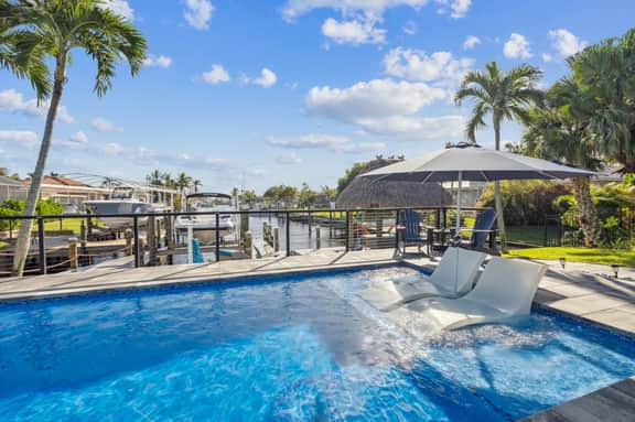 Villa Jaclyn - Gulf Access, Hot Tub & Pet Friendly