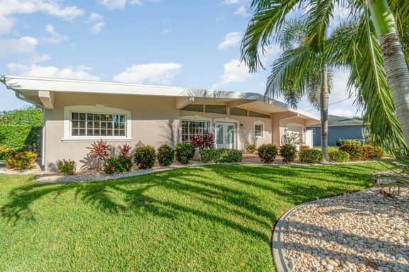 Villa Palma Encantada Gulf Access & Pet Friendly - Image 2