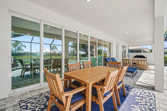 Coral Oasis – Pet-Friendly Freshwater Canal