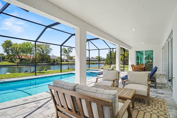 Coral Oasis – Pet-Friendly Freshwater Canal